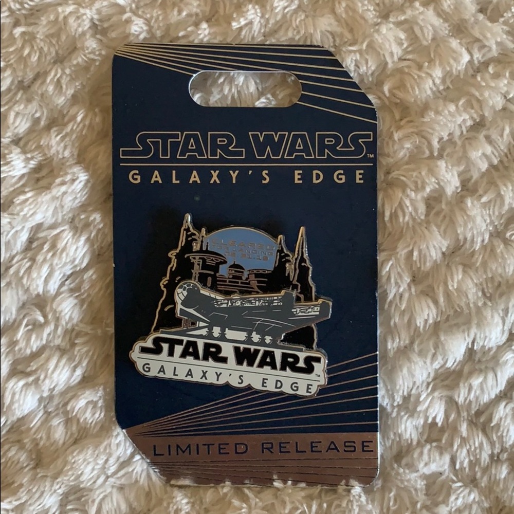 Star wars galaxy’s edge limited release pin